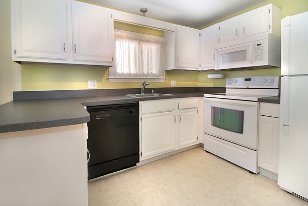 69 Decatur Street, Unit 69 Arlington, MA 02474 - Photo 9 of 17 Gallery Image 9