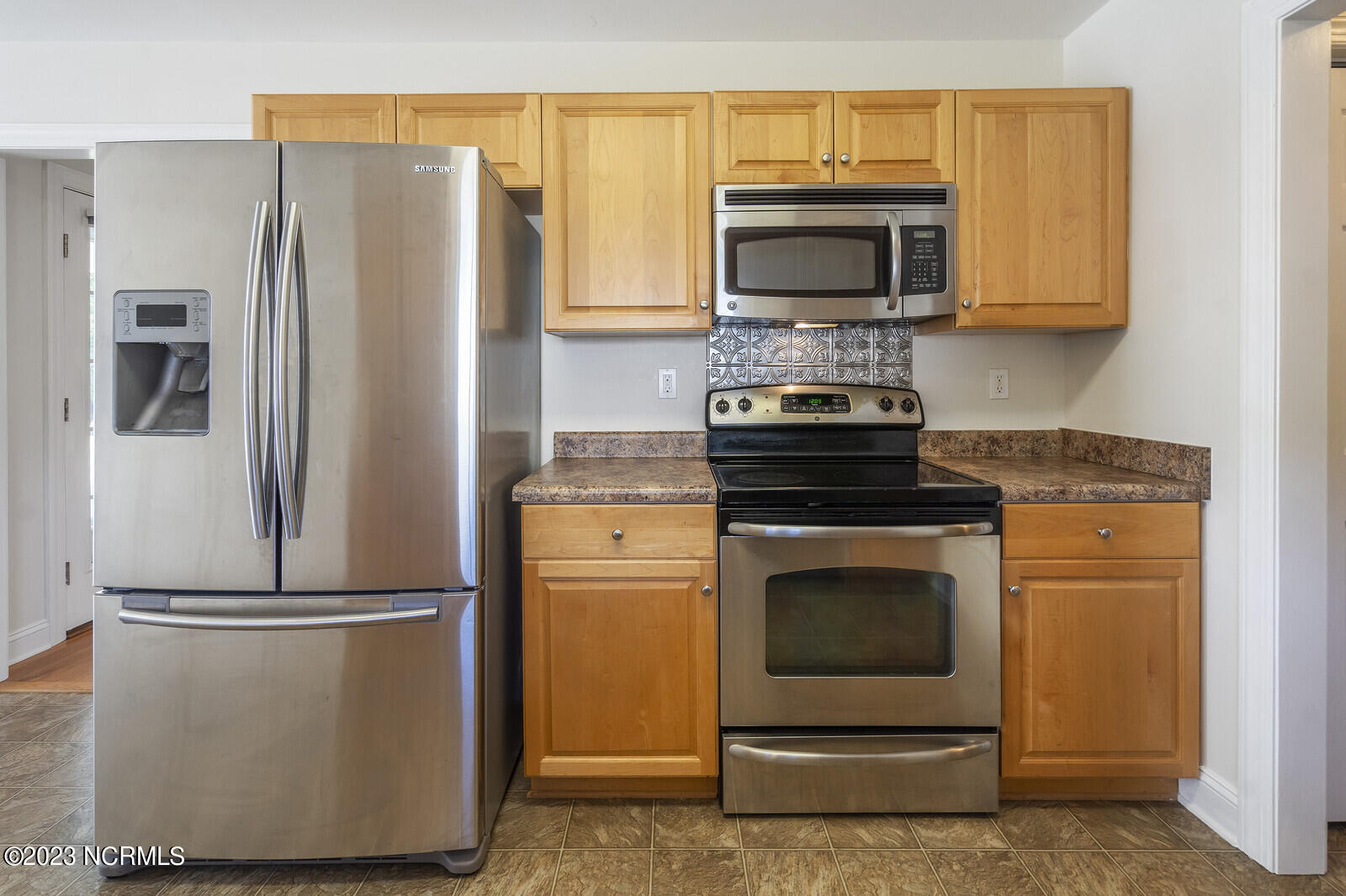 113 Stone Creek Road Holly Ridge, NC 28445 - Photo 13 of 63 Kitchen