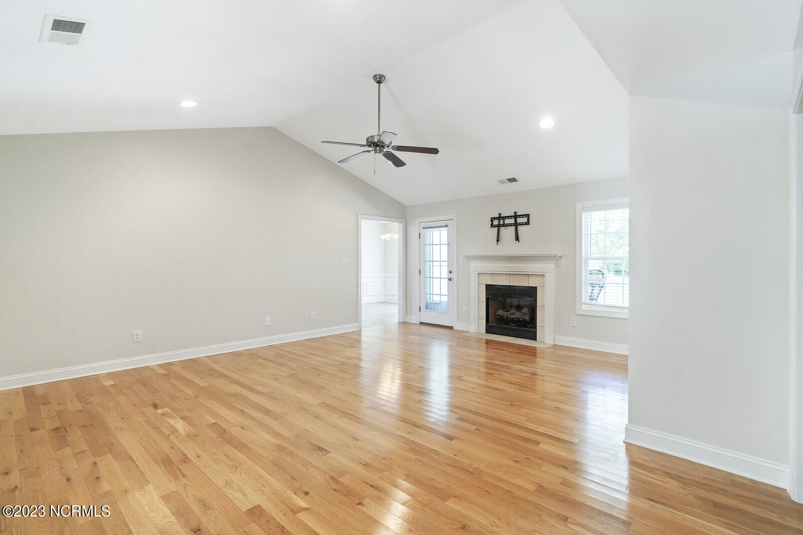 113 Stone Creek Road Holly Ridge, NC 28445 - Photo 8 of 63 Living Room