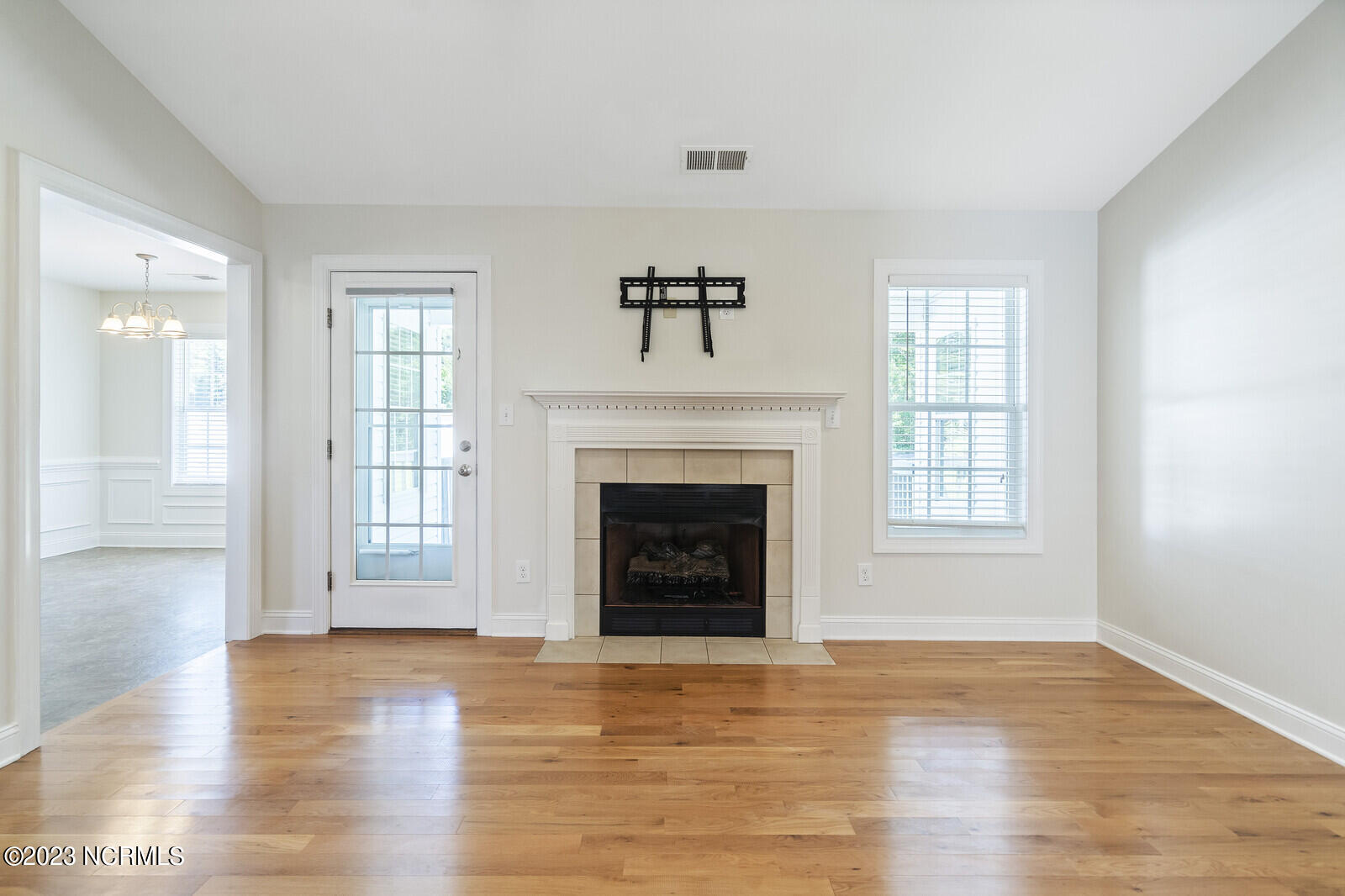 113 Stone Creek Road Holly Ridge, NC 28445 - Photo 9 of 63 Living Room