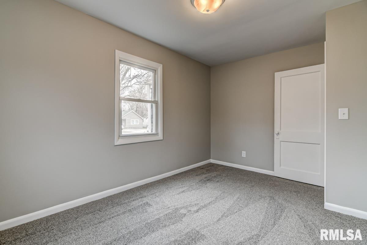 2321 Richards Lane Springfield, IL 62702 - Photo 7 of 16