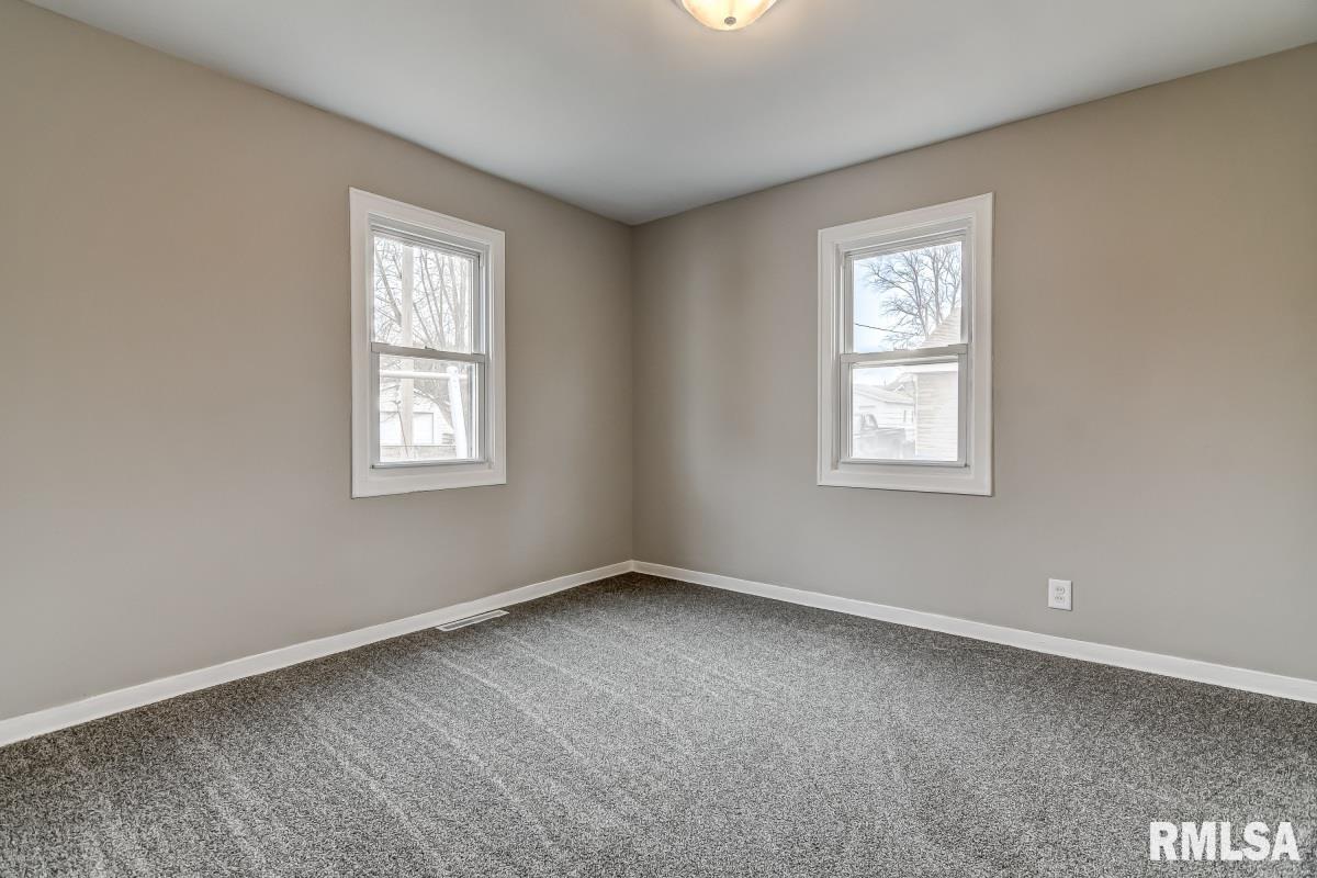 2321 Richards Lane Springfield, IL 62702 - Photo 10 of 16