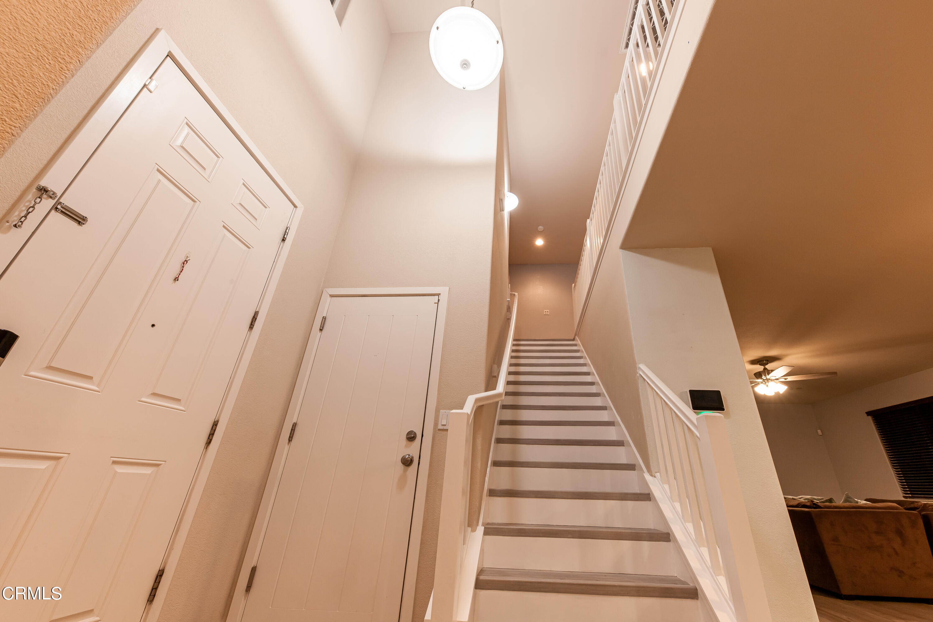 658 Asilomar Avenue Soledad, CA 93960 - Photo 5 of 27 Stairwell