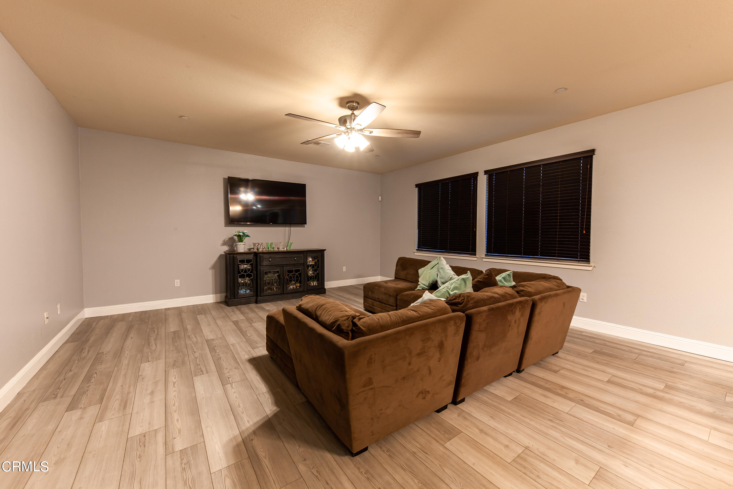 658 Asilomar Avenue Soledad, CA 93960 - Photo 6 of 27 Living Room