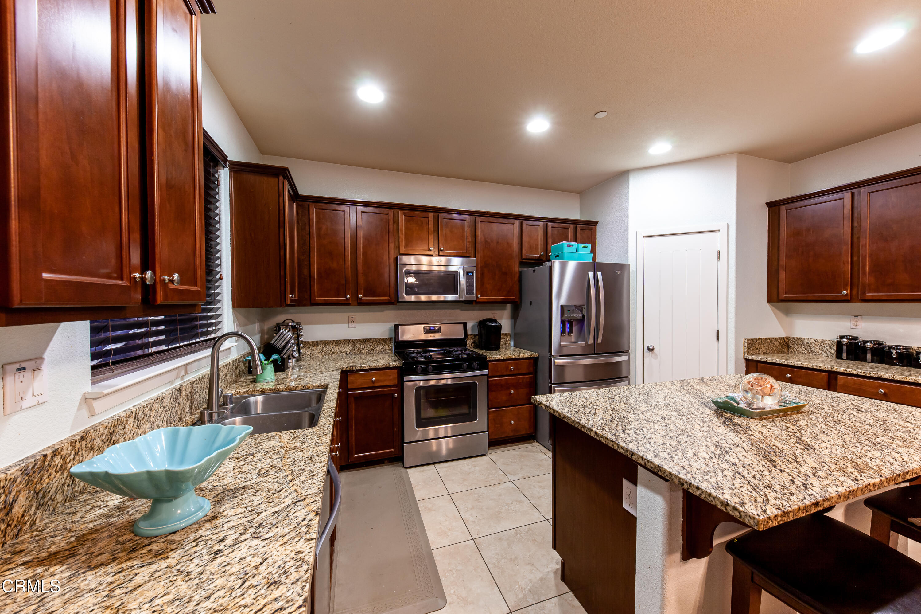 658 Asilomar Avenue Soledad, CA 93960 - Photo 9 of 27 Kitchen L