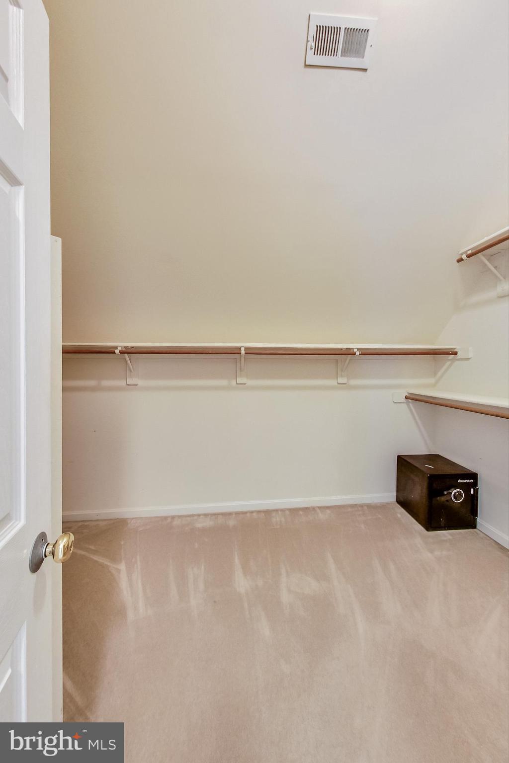 7991 Pinnacle Ridge Drive Manassas, VA 20112 - Photo 37 of 73 Gallery Image 37