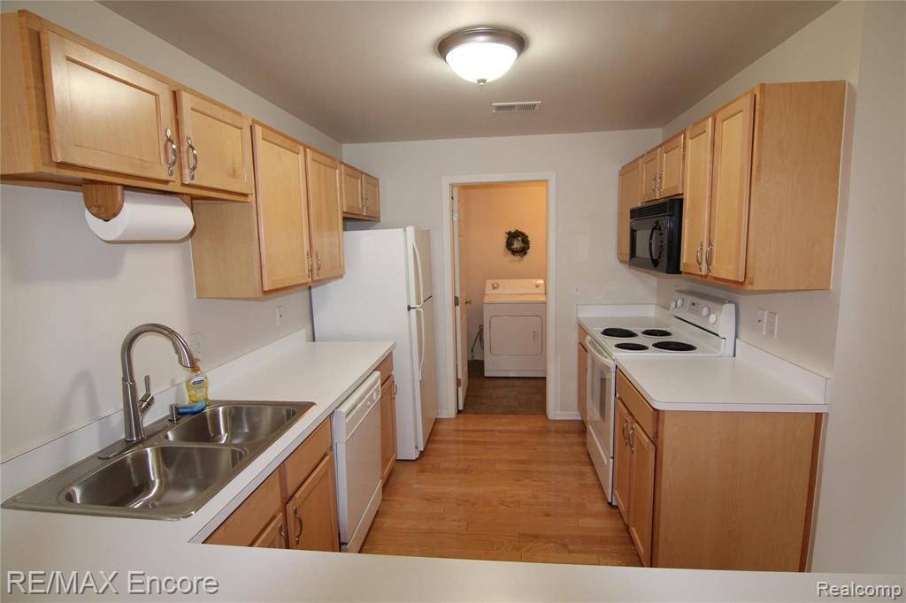 4160 Hampton Ridge Boulevard, Unit 84 Howell, MI 48843 - Photo 25 of 47