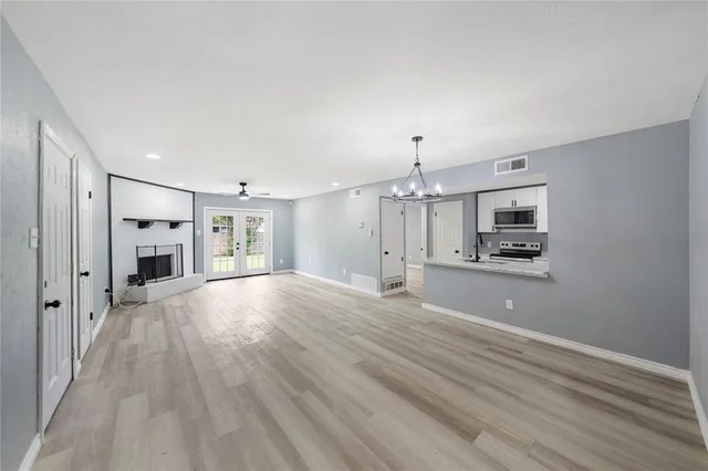 $2,400 | 2517 Clearwood Drive, Arlington, TX 76014