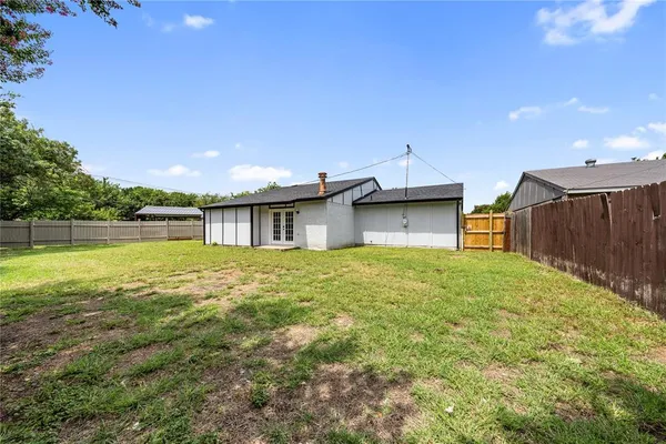 $2,300 | 2517 Clearwood Drive, Arlington, TX 76014