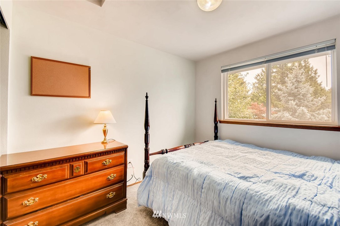 8422 Northeast 178th Street Bothell, WA 98011 - Photo 14 of 24 Gallery Image 14