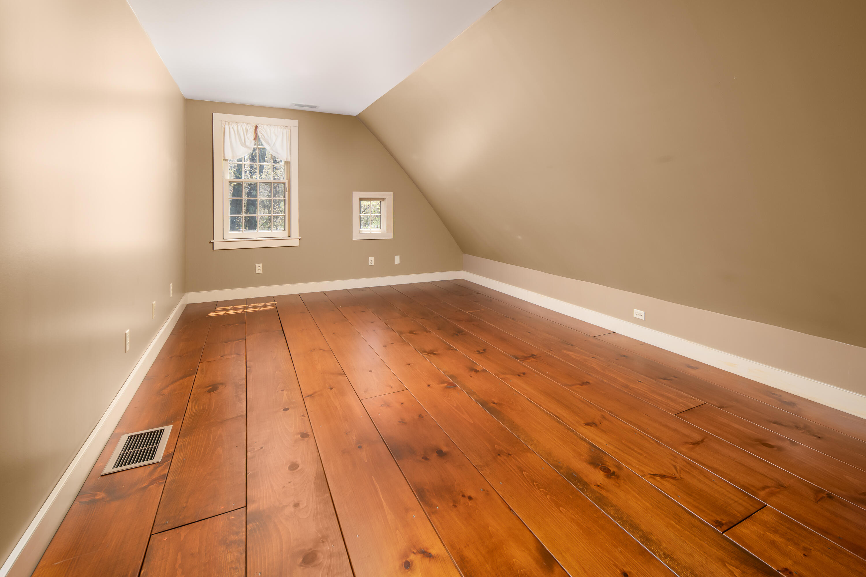 19 High Pasture Road Kittery, ME 03905 - Photo 17 of 33 Bedroom 2