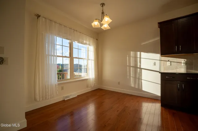 $539,900 | 14 St Marks Square, Guilderland, NY 12159