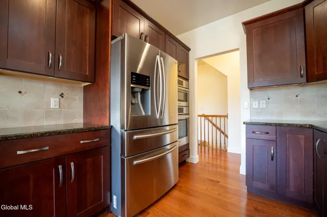 $539,900 | 14 St Marks Square, Guilderland, NY 12159