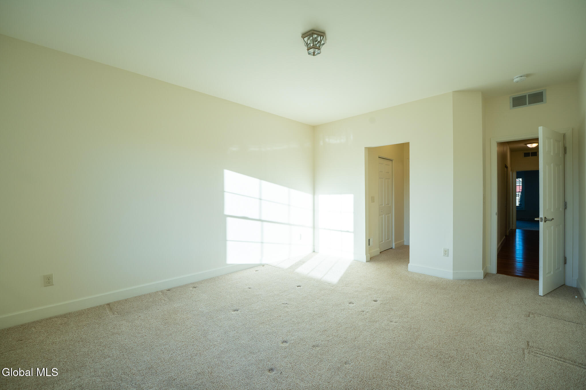 14 St Marks Square Slingerlands, NY 12159 - Photo 25 of 49 24