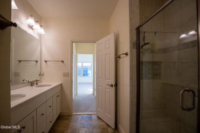 $539,900 | 14 St Marks Square, Guilderland, NY 12159