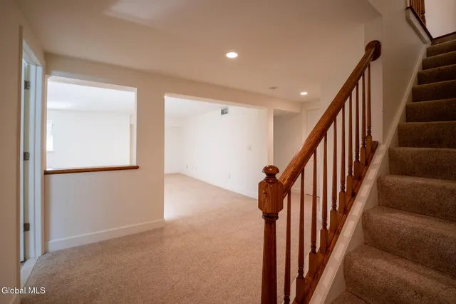 $539,900 | 14 St Marks Square, Guilderland, NY 12159