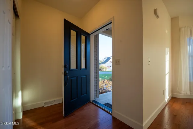 $539,900 | 14 St Marks Square, Guilderland, NY 12159