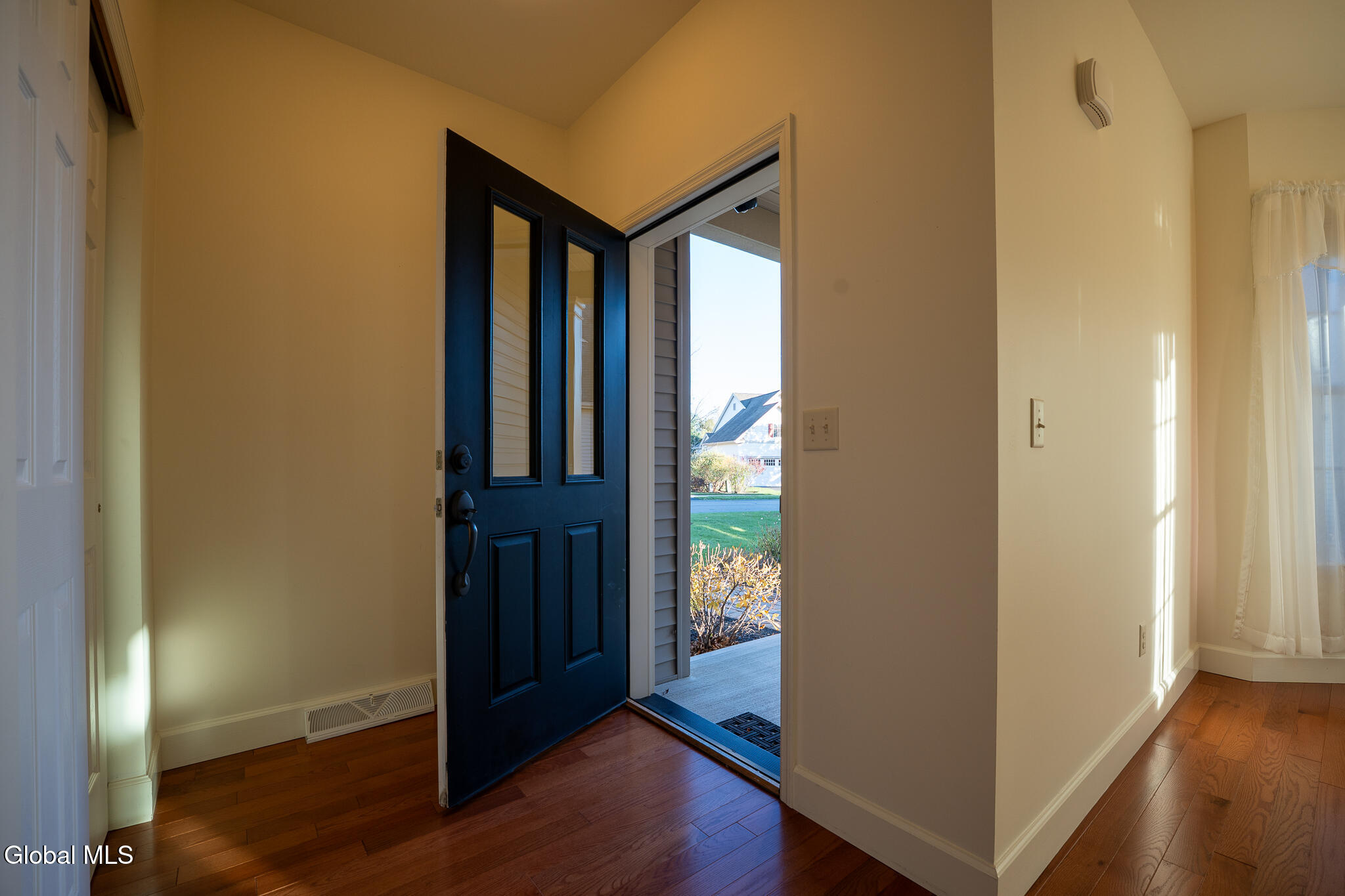 14 St Marks Square Slingerlands, NY 12159 - Photo 4 of 49 5