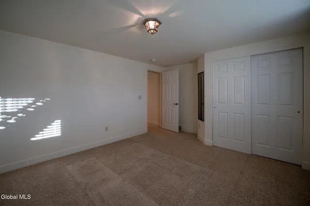 $539,900 | 14 St Marks Square, Guilderland, NY 12159