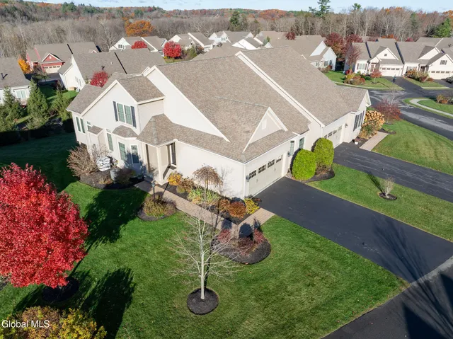 $539,900 | 14 St Marks Square, Guilderland, NY 12159