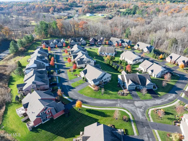 $539,900 | 14 St Marks Square, Guilderland, NY 12159