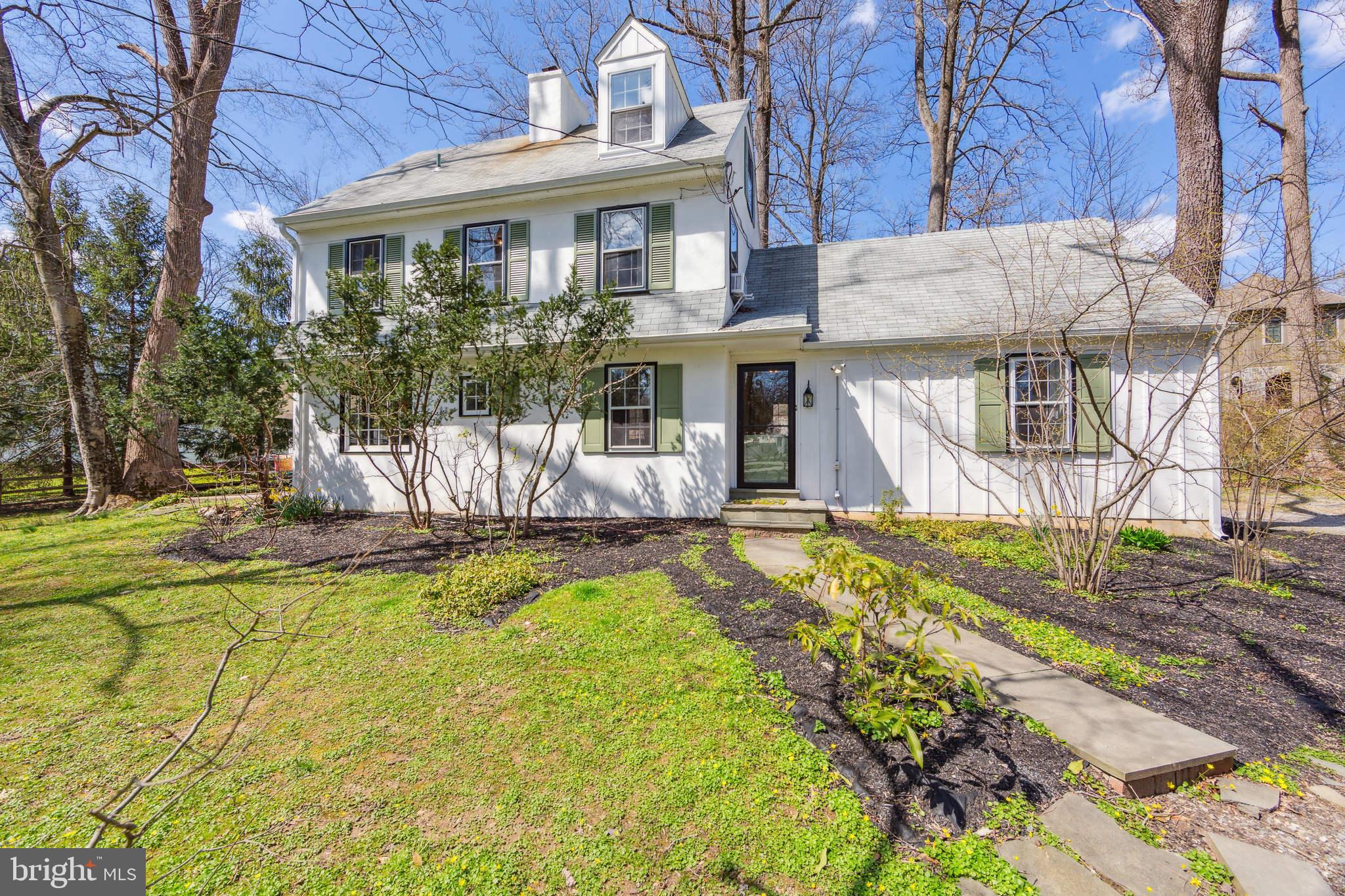 327 Berkley Road Devon, PA 19333 - Photo 3 of 22