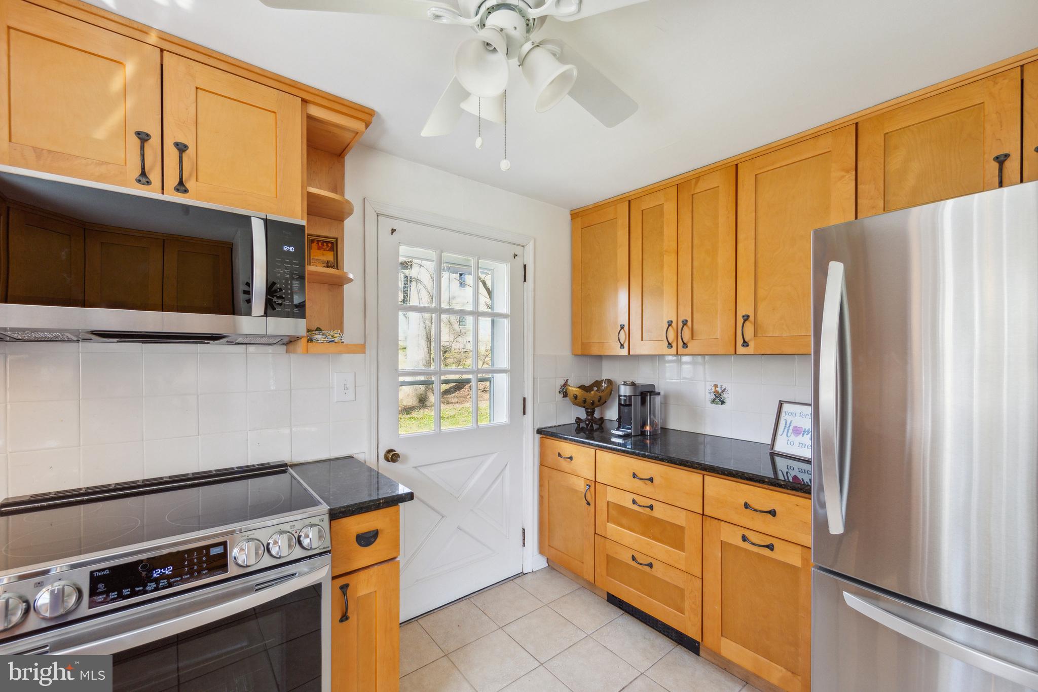 327 Berkley Road Devon, PA 19333 - Photo 10 of 22