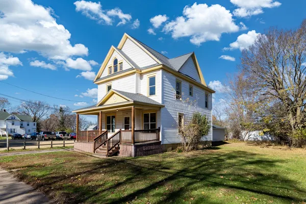 $224,900 | 207 12th Avenue West, Menomonie, WI 54751