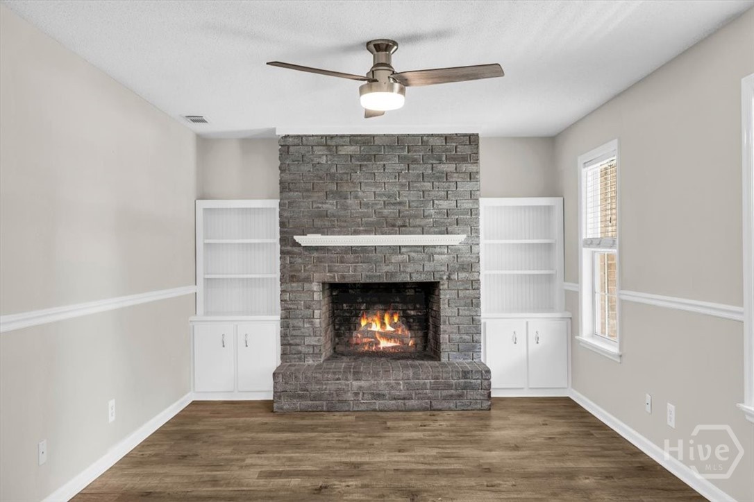 5323 McCall Road Rincon, GA 31326 - Photo 9 of 51 LIVING ROOM