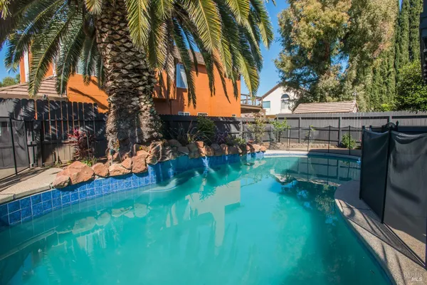 $750,000 | 463 Eagle Lane, Vacaville, CA 95687