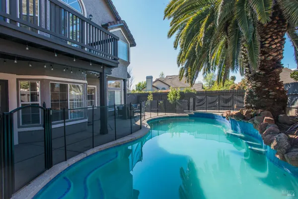 $750,000 | 463 Eagle Lane, Vacaville, CA 95687