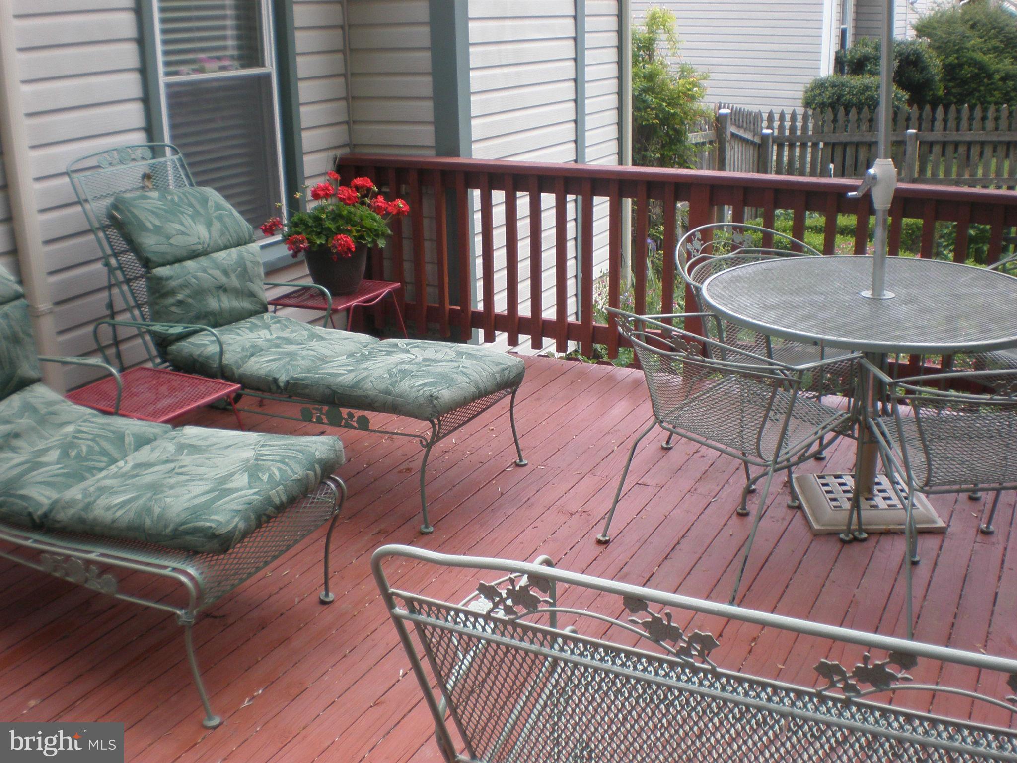 10412 Mountain Quail Road Silver Spring, MD 20901 - Photo 26 of 30 Well-Maintained Deck with conveying furniture