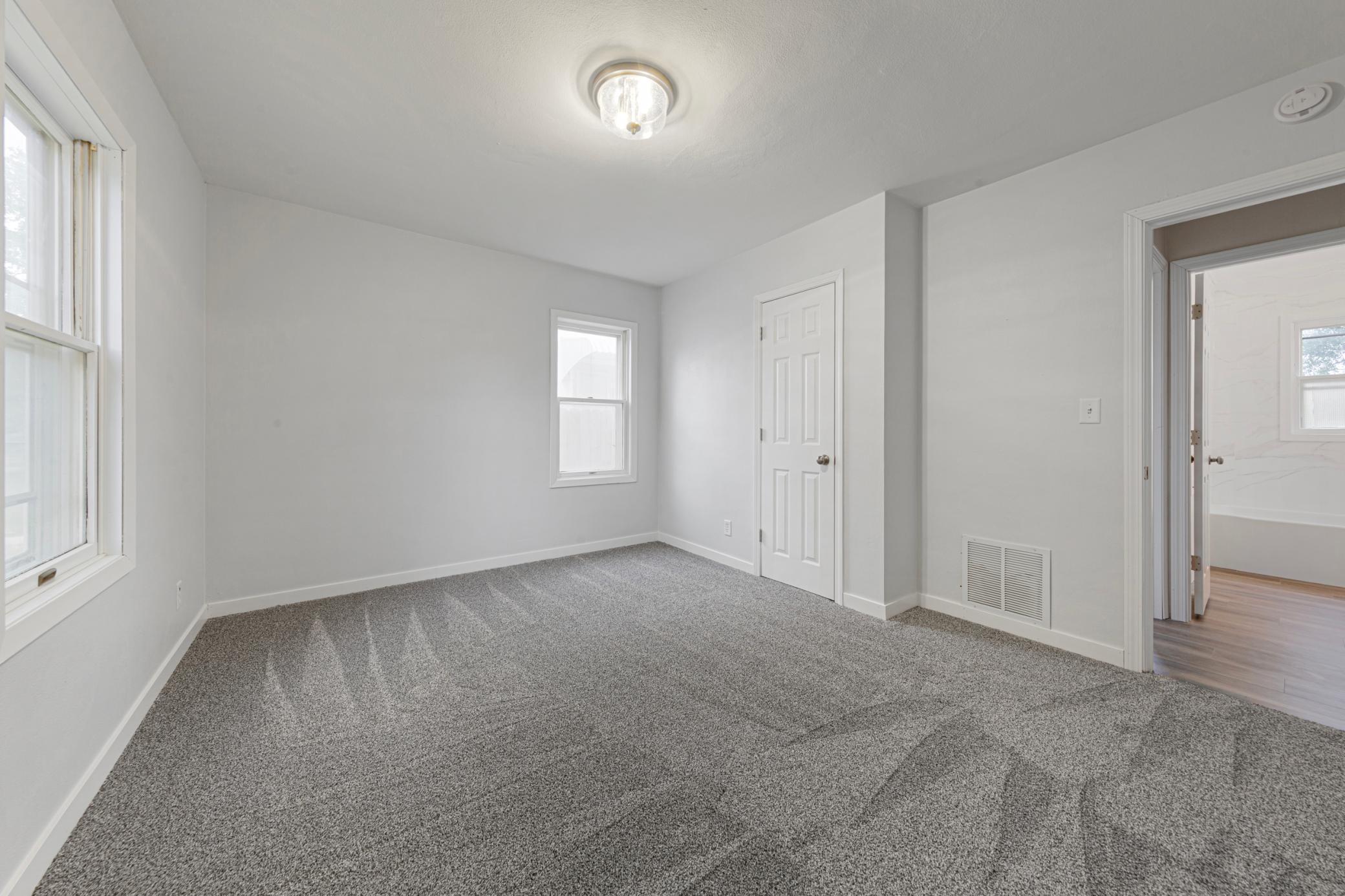 4440 7th Street Northeast Minneapolis, MN 55421 - Photo 18 of 29