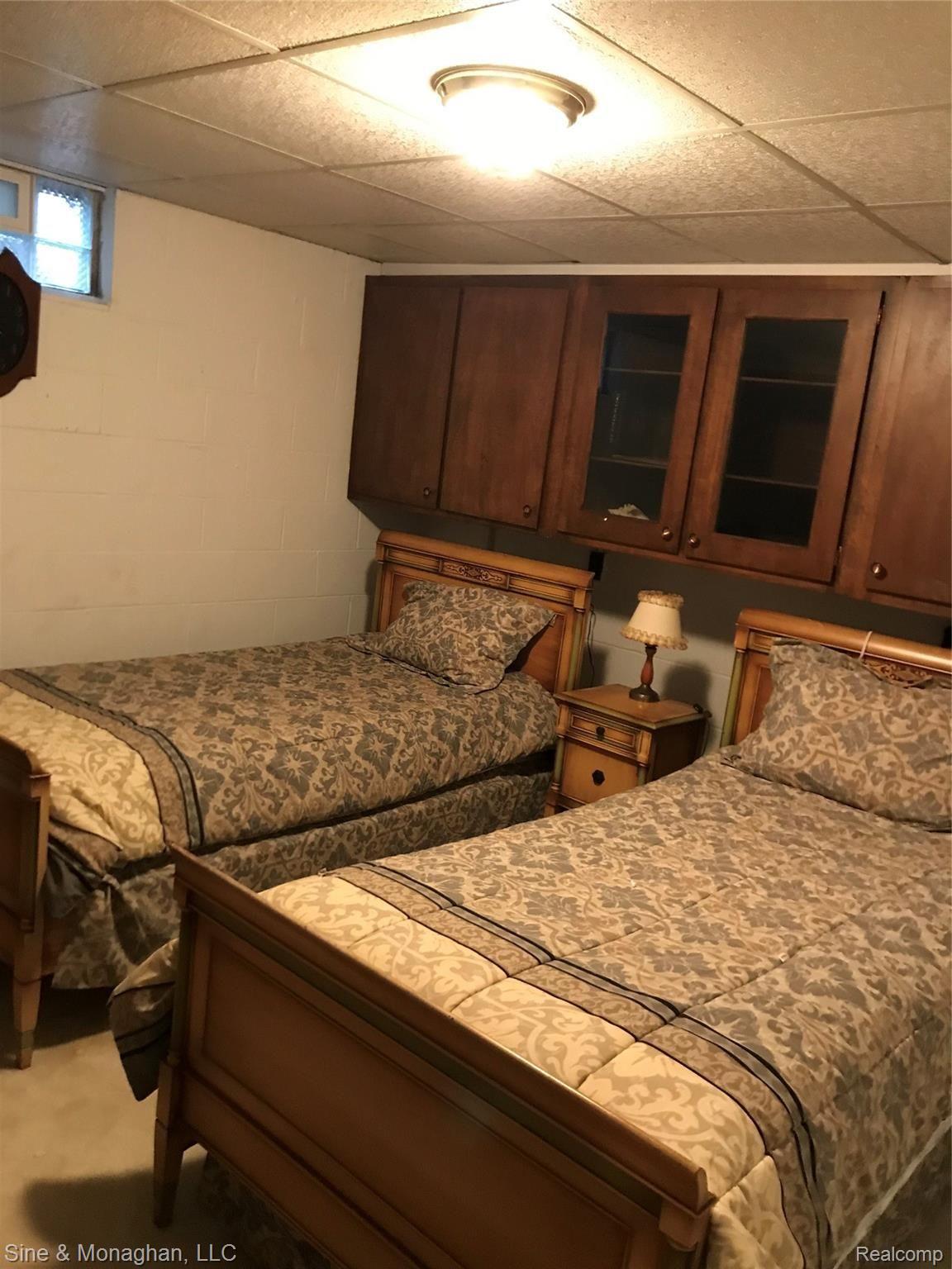 1447 River Road St. Clair, MI 48079 - Photo 16 of 64 16 BEDROOM 3 LL 1447 RIVER RD.JPG