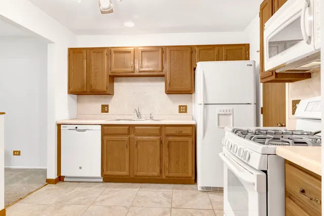 $265,000 | 304 Glasgow Lane, Unit X1, Schaumburg, IL 60194