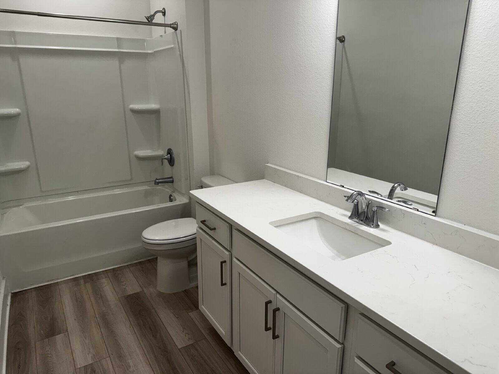 157 Blooming Cove Crestview, FL 32539 - Photo 7 of 12 Bathroom