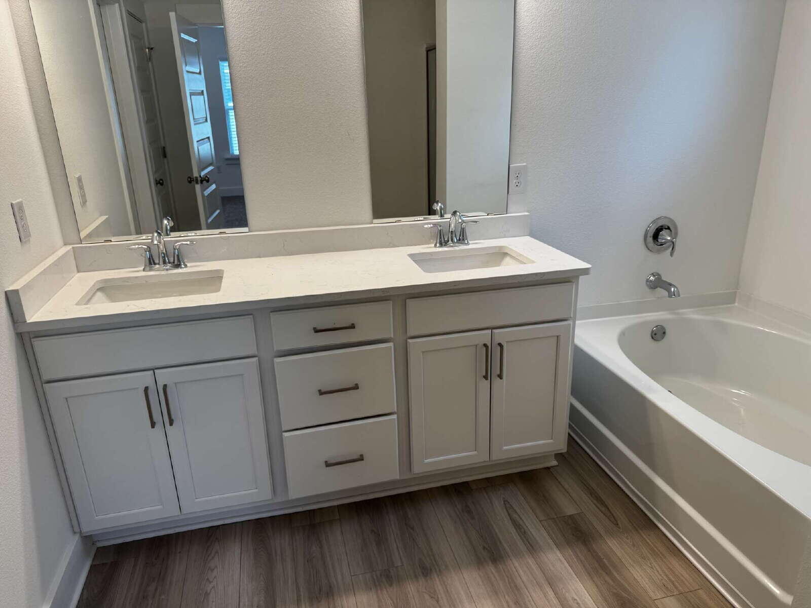 157 Blooming Cove Crestview, FL 32539 - Photo 10 of 12 MasterBath