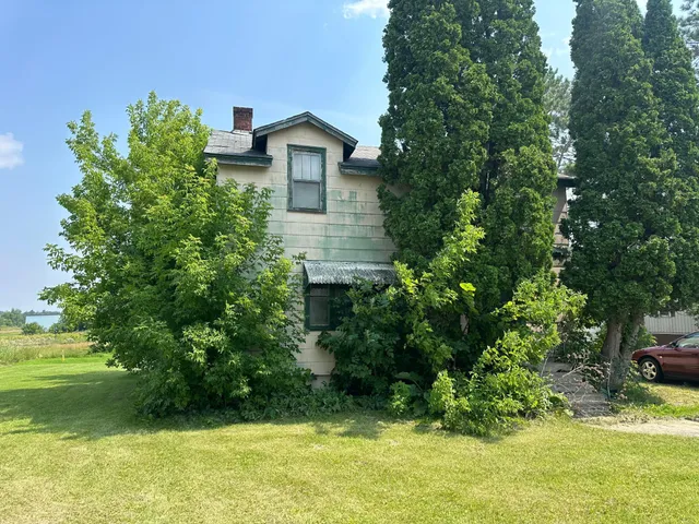 $53,900 | 302 4th Street Southeast, Deer River, MN 56636