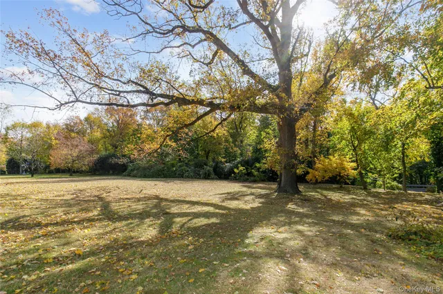 $6,500,000 | 18 Lighthouse Road, Kings Point, NY 11024