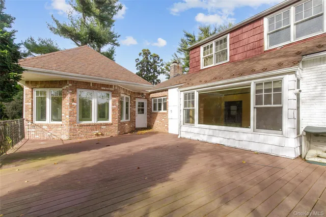 $6,500,000 | 18 Lighthouse Road, Kings Point, NY 11024