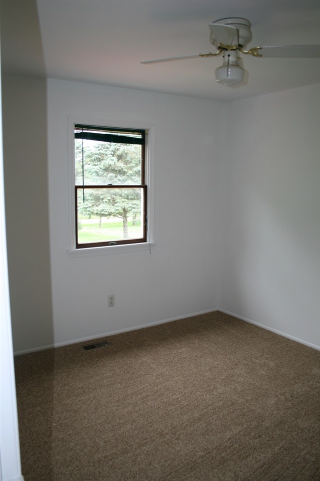 6609 South Ruess Road Owosso, MI 48867 - Photo 10 of 18 31250646-9.JPG