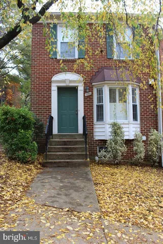 $3,450 | 2055 South Glebe Road, Arlington, VA 22206