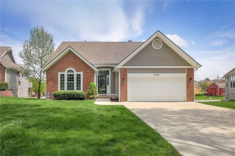 $499,000 | 13733 Pembroke Circle, Leawood, KS 66224