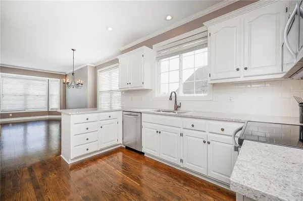 $499,000 | 13733 Pembroke Circle, Leawood, KS 66224