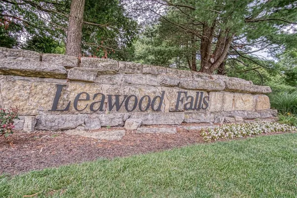 $499,000 | 13733 Pembroke Circle, Leawood, KS 66224