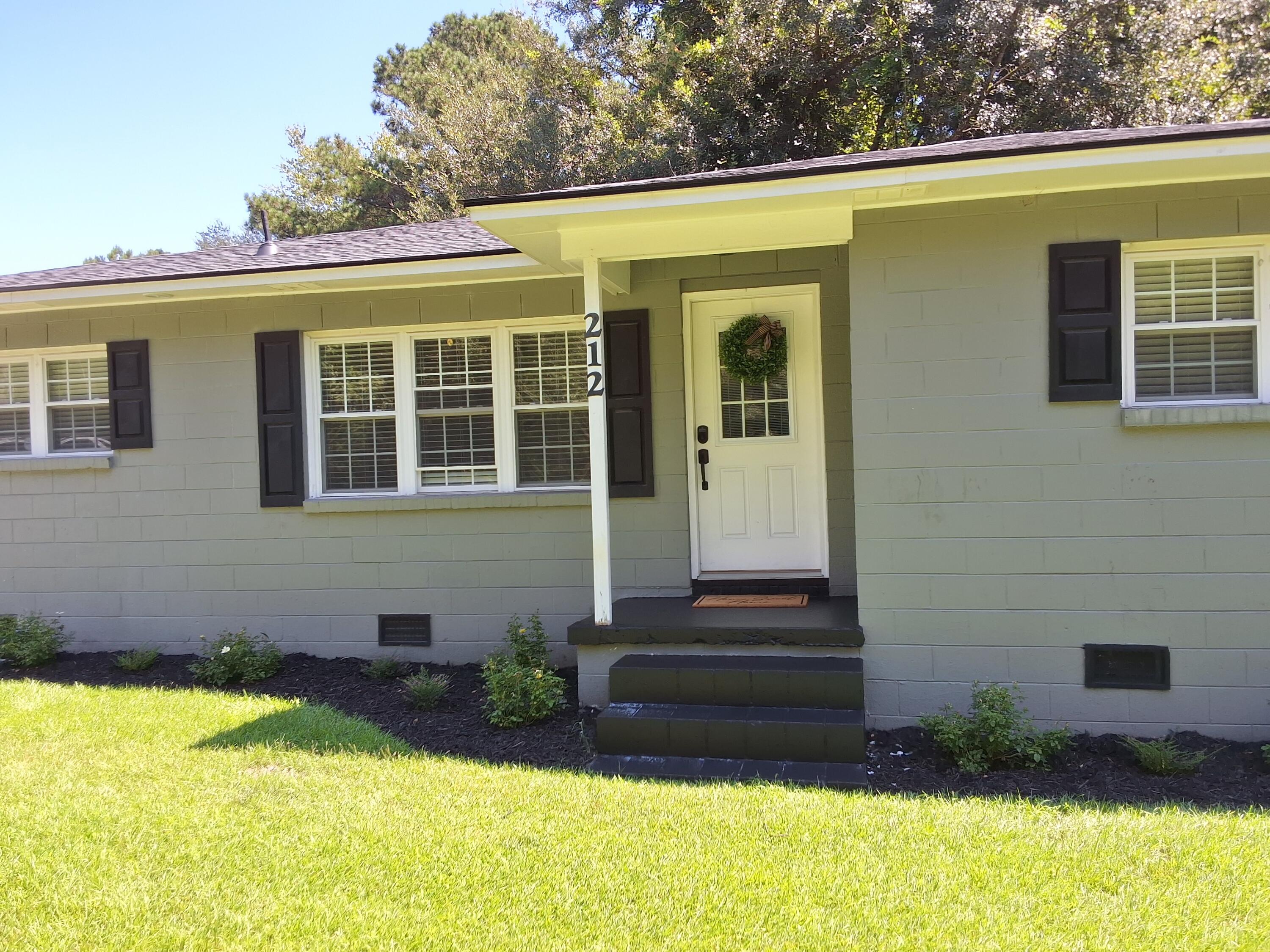 212 Rifle Lane Moncks Corner, SC 29461 - Photo 4 of 39 1000018857