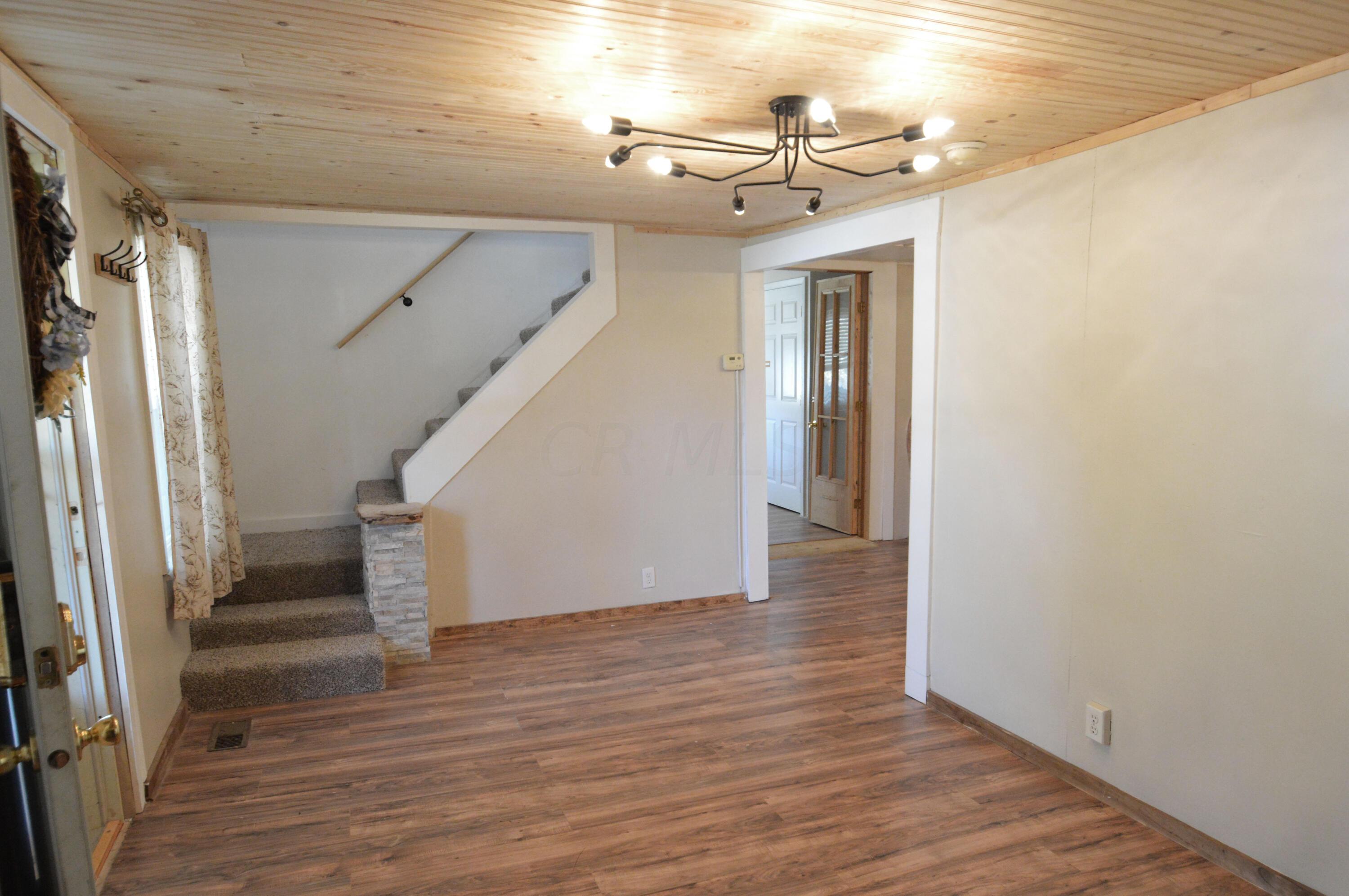 3347 Dover Road Columbus, OH 43204 - Photo 4 of 46 Living Room 1