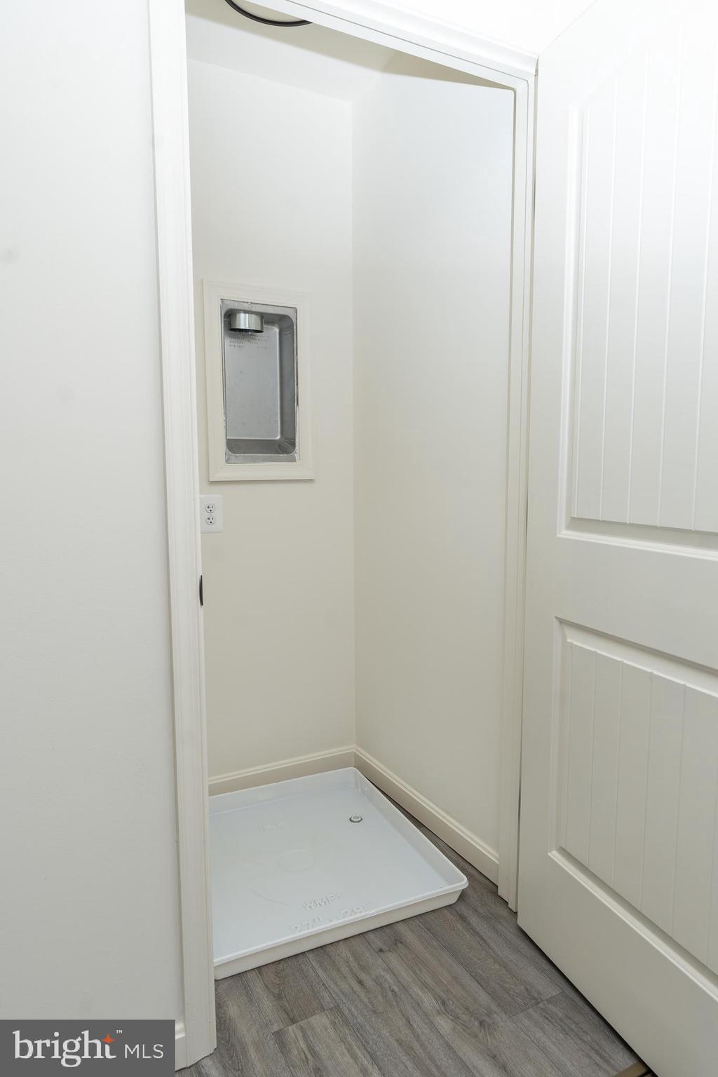 144 Post Road Aberdeen, MD 21001 - Photo 23 of 51 Master bedroom dedicated washer/dryer closet