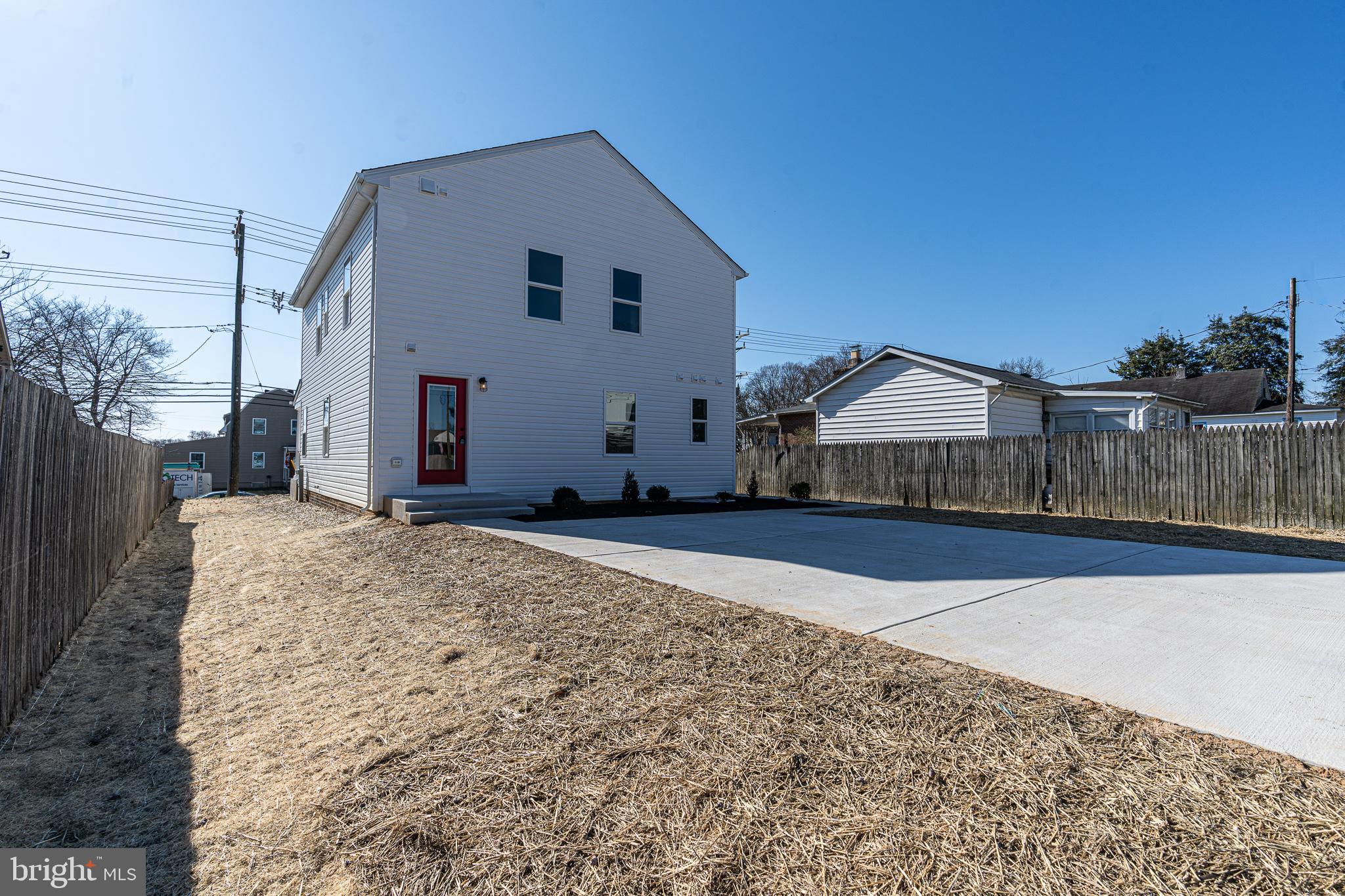 144 Post Road Aberdeen, MD 21001 - Photo 5 of 51 Back yard and entry