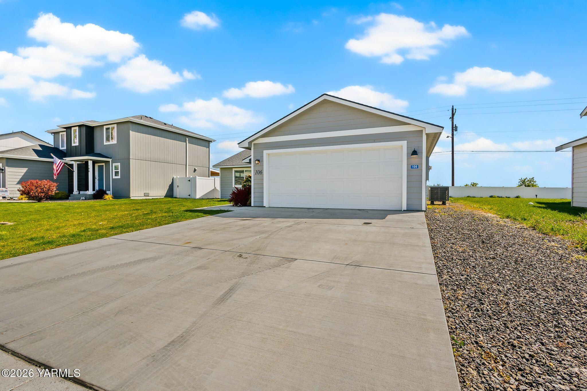 106 Walnut Street Tieton, WA 98947 - Photo 3 of 21 106 Walnut St-2